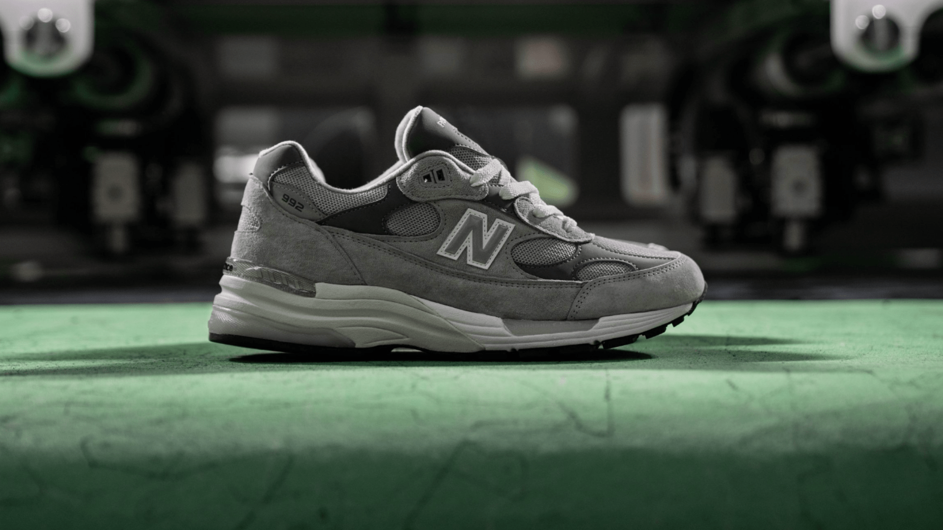 new balance 992 グレー スニーカー ニューバランス992徹底解剖!!】魅力や特徴、歴代コラボなど余すこと