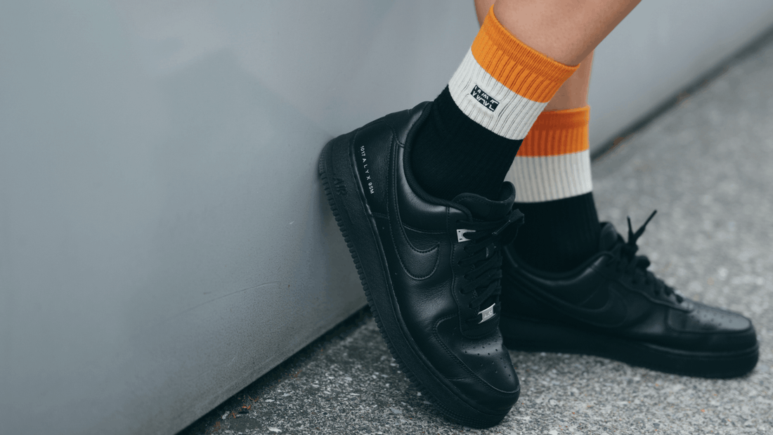 メンズがスニーカーに合わせて履くべき靴下ブランド7選！カッコ良く履きこなすためのコツも含めて紹介！